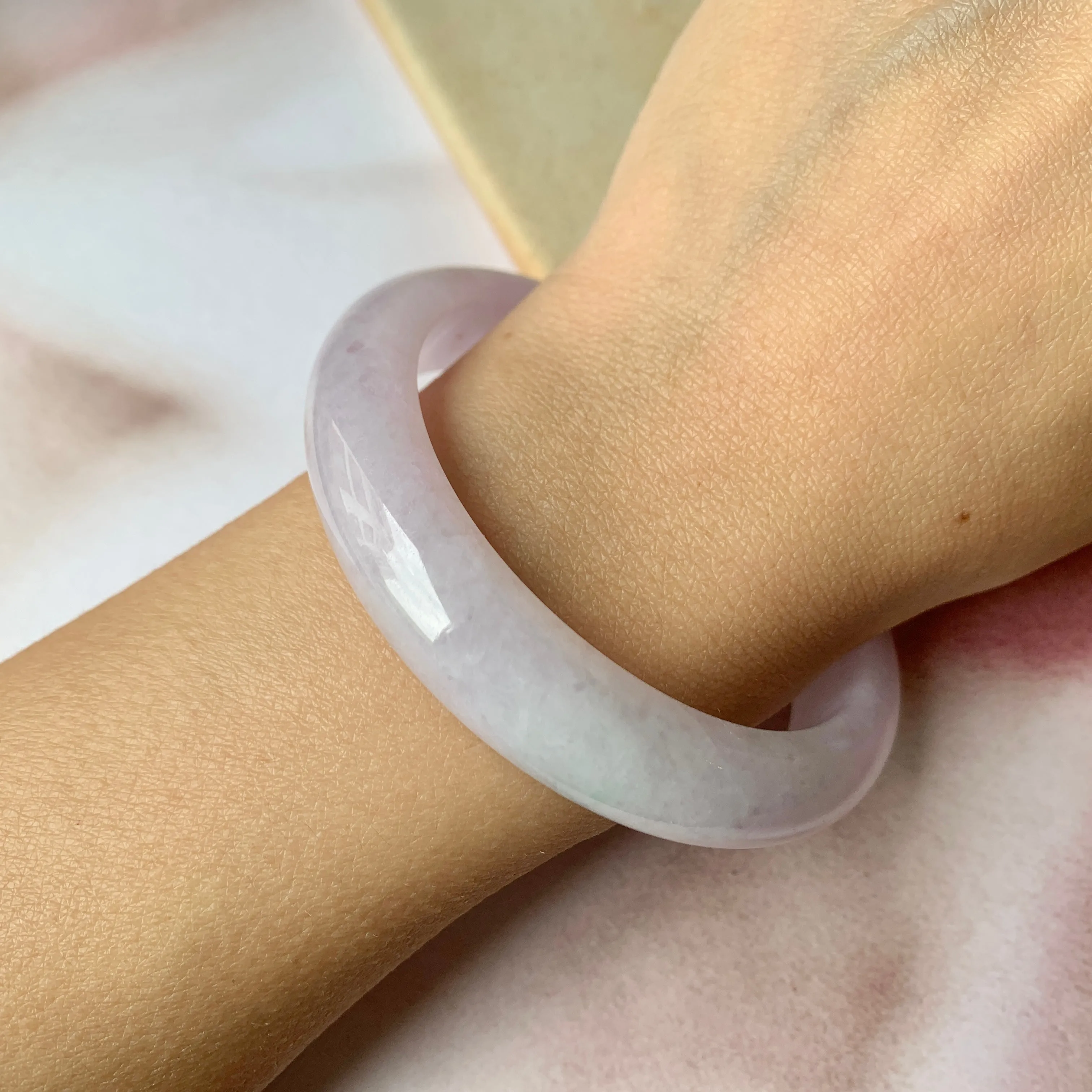 57mm A-Grade Natural Lavender Jadeite Modern Round Bangle No.151892