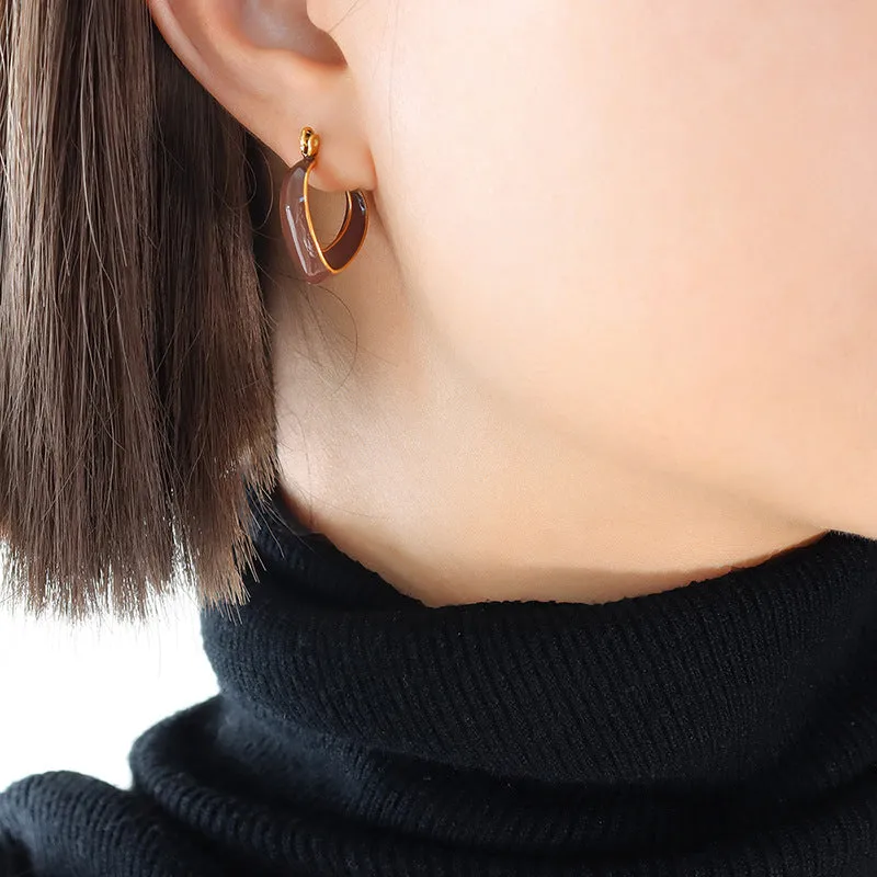 Elegant V-Shaped Gold-Plated Earrings for a Stylish Look