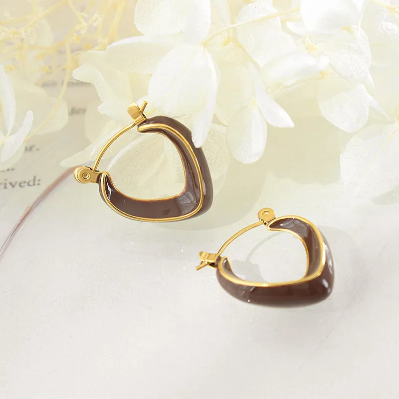 Elegant V-Shaped Gold-Plated Earrings for a Stylish Look