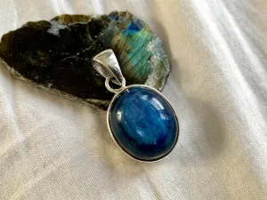 Kyanite Akoni Pendant - Reg. Oval